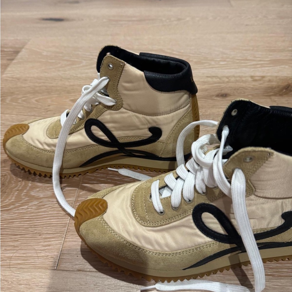LOEWE - Beige Textured Sole - Picture 2 of 6